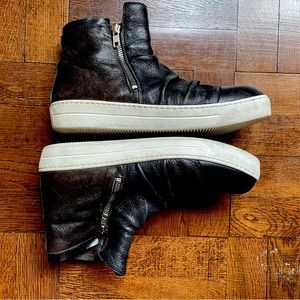 Luxury Leather Sneakers Women’s Size 8.5